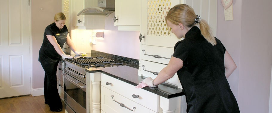 #htmlcaption-61 Full Cleaning Service